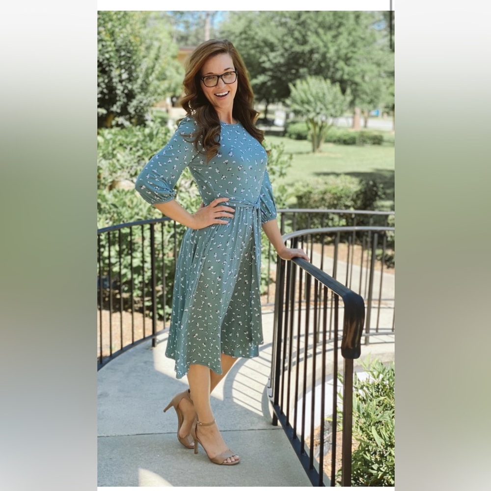 Reb. J Sage Green Floral Midi Dress S